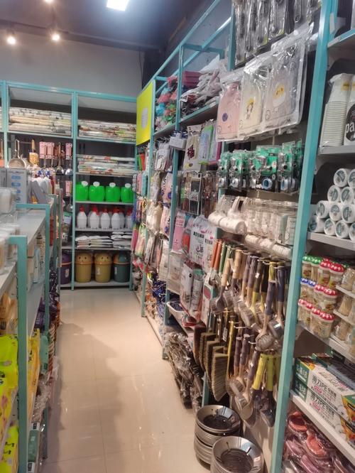 中東路小百貨批發零售店 一站式采購日用百貨與小家電
