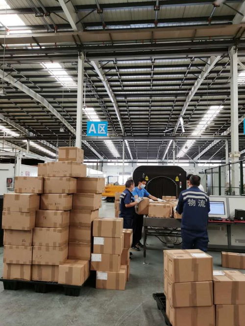 跨境電商熱潮涌動(dòng) 日用百貨與小商品需求激增，天河機(jī)場(chǎng)貨物量創(chuàng)新高